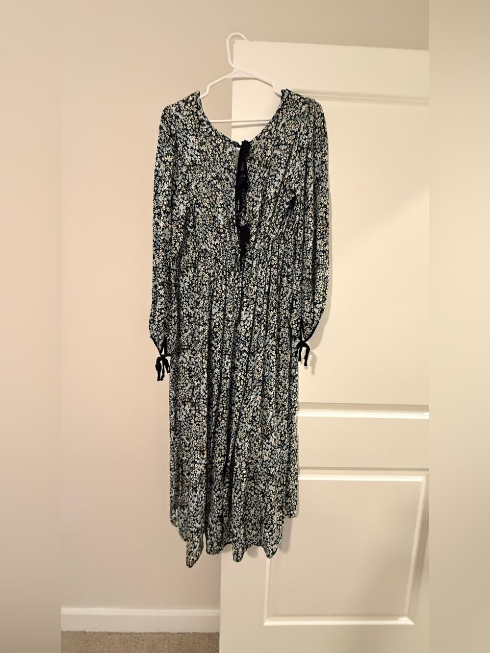 Black and Light Blue Floral Long-Sleeve Maxi Dress - Picture 6 of 8